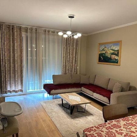 Family Friendly 2 Bedroom Apartment Eden Gardens Tirana City Center Exterior photo
