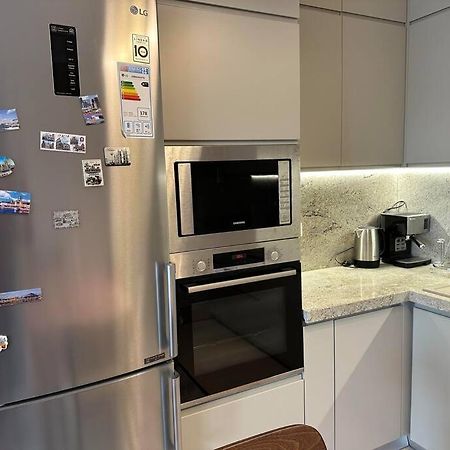 Family Friendly 2 Bedroom Apartment Eden Gardens Tirana City Center Exterior photo
