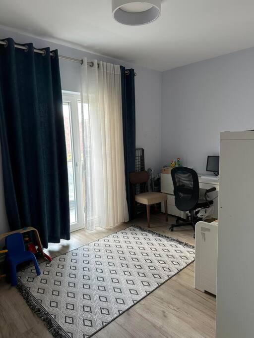 Family Friendly 2 Bedroom Apartment Eden Gardens Tirana City Center Exterior photo