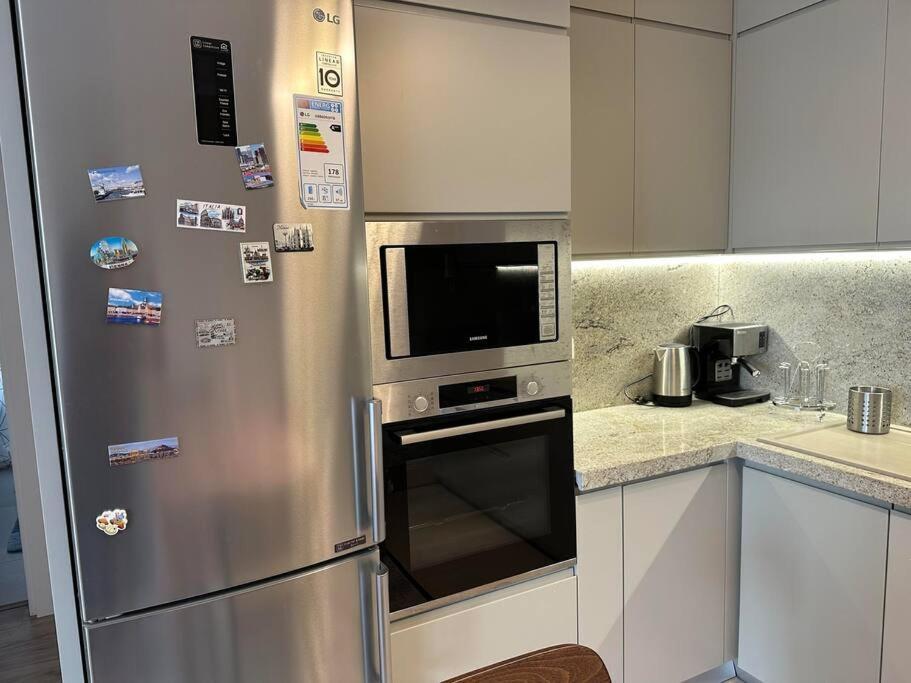 Family Friendly 2 Bedroom Apartment Eden Gardens Tirana City Center Exterior photo